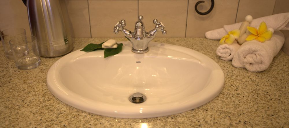 Bathroom at Kigoma Hilltop Hotel, Kigoma, Tanzania - Image 9