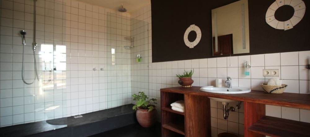 The simple but modern bathrooms at Bashay Rift Lodge, Karatu, Tanzania - Image 2