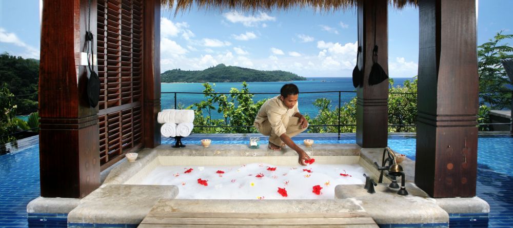 Outdoor sunken bath at Maia Luxury Resort and Spa, Mahe, Seychelles - Image 5