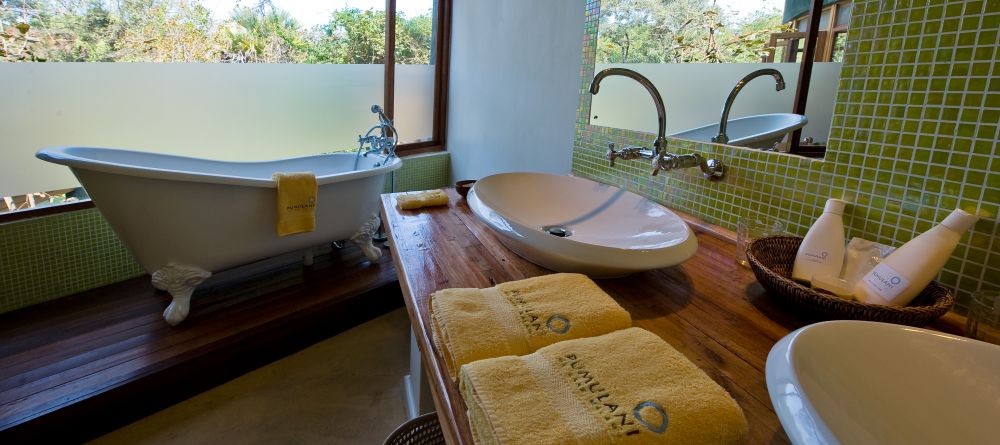 Bathroom at Pumulani, Lake Malawi, Malawi - Image 10