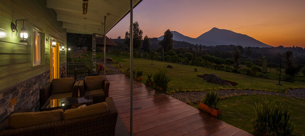 Amakoro Songa Lodge at dusk - Image 10