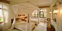 Almanara villa twin bedroom