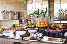 The breakfast spread at Londolozi Founders Camp, Sabi Sands Game Reserve, South Africa